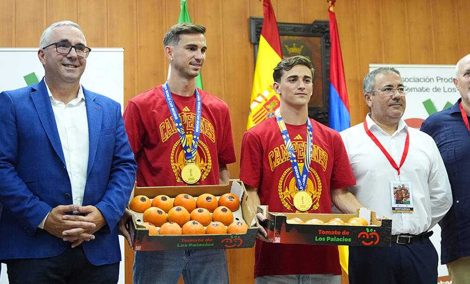 Жаҳон чемпиони бўлган Гави ва Фабиан Руизга 153 кг помидор берилди